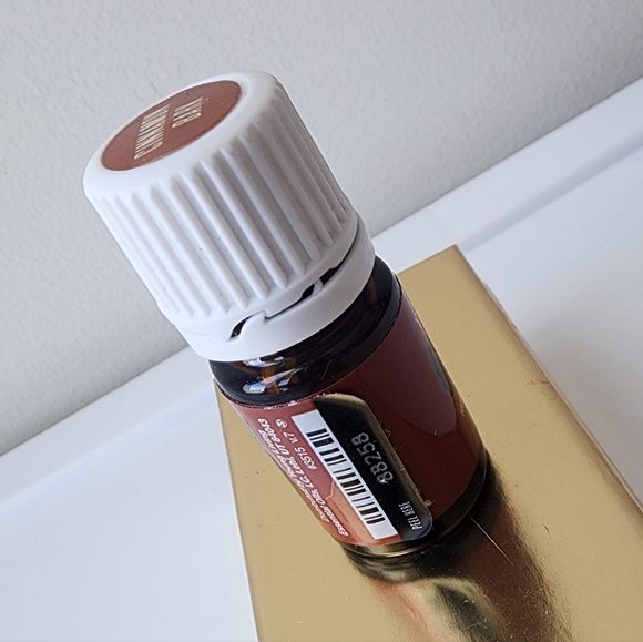 NWT Young Living Cinnamon Bark essential oil blend - Picture 3 of 4